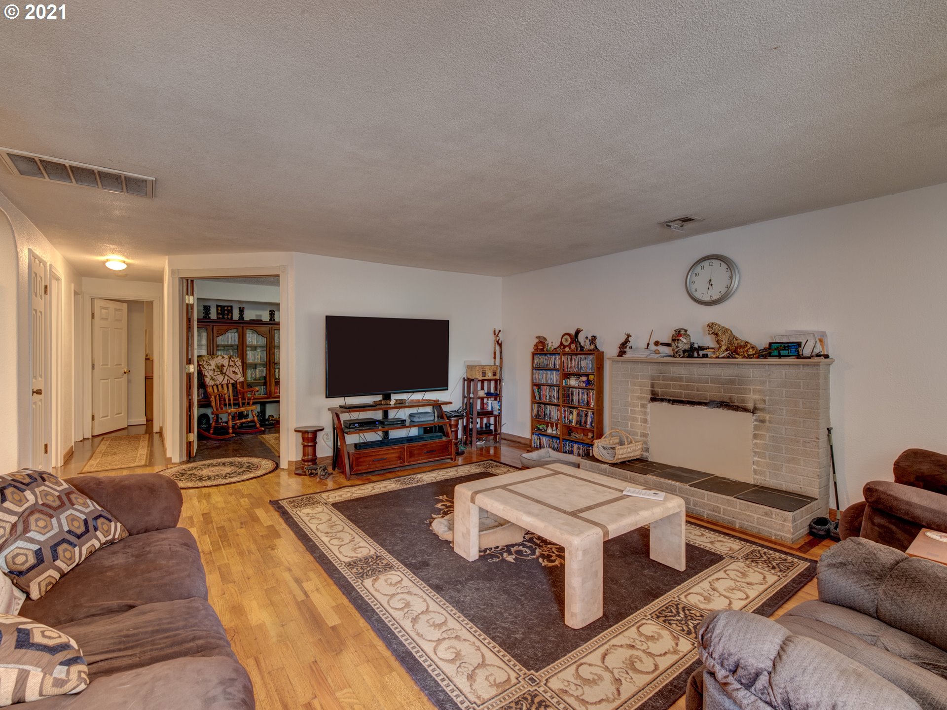 2463 34th Street Springfield, OR 97477 - Photo 4 of 21