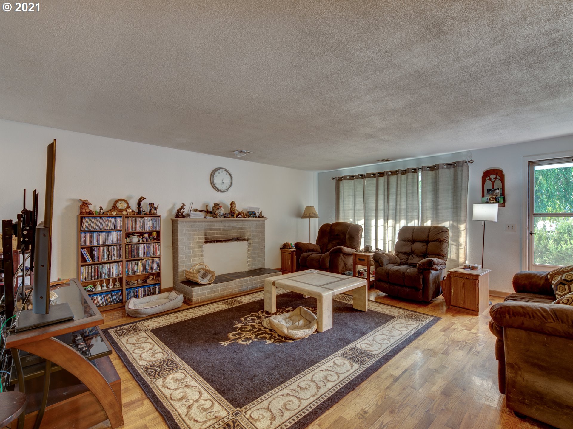 2463 34th Street Springfield, OR 97477 - Photo 5 of 21