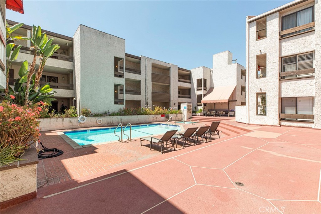 1325 Valley View Road, Unit 301 Glendale, CA 91202 - Photo 39 of 43