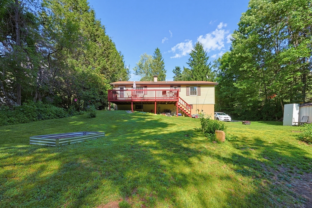 6 Woodland Road Wales, MA 01081 - Photo 3 of 19