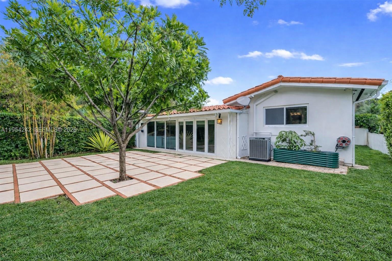 1200 El Rado Street Coral Gables, FL 33134 - Photo 20 of 25 Back Garden
