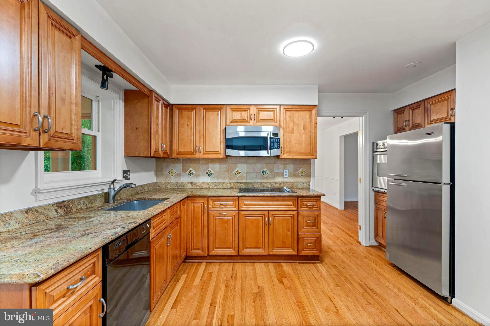 1116 Randolph Road McLean, VA 22101 - Photo 15 of 44 Gourmet Kitchen with Granite Counters