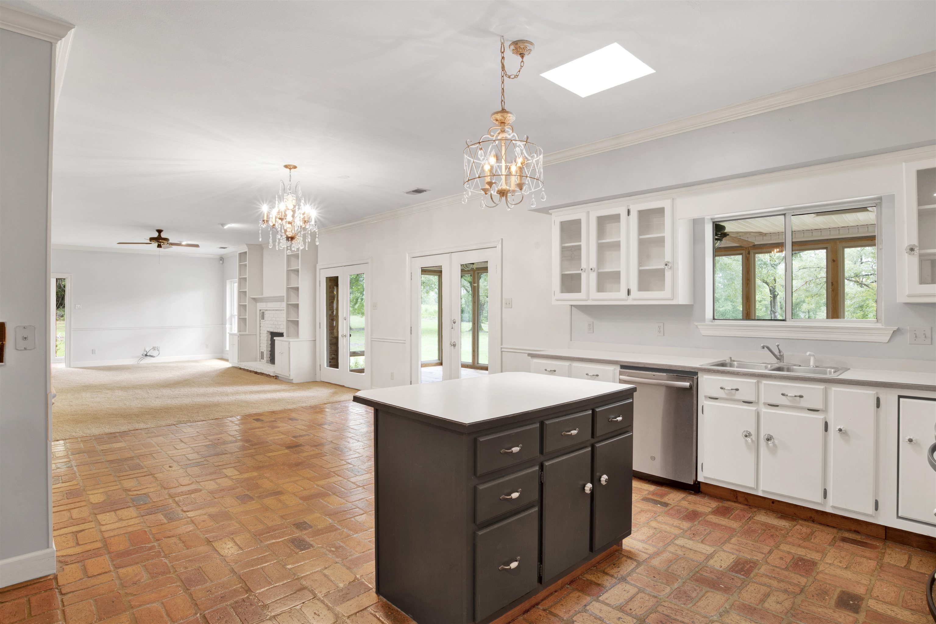 31330 Buzbee Road Daphne, AL 36527 - Photo 10 of 61 Island Counter with Breakfast Bar