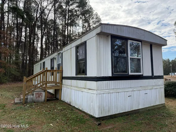 $795 | 631 Holly Shelter Road, Unit 8, Jacksonville, NC 28540