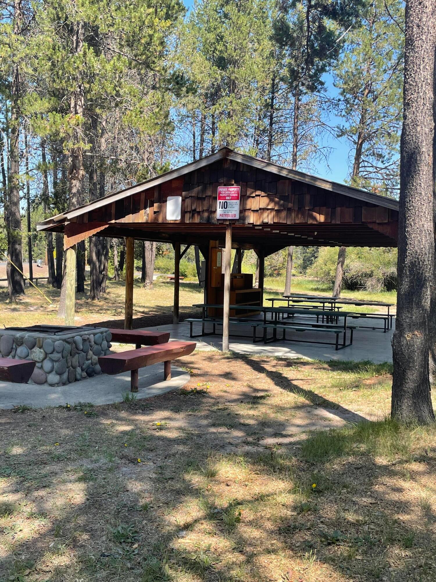 16951 Upland Road Bend, OR 97707 - Photo 25 of 32 Owner Picnic Area