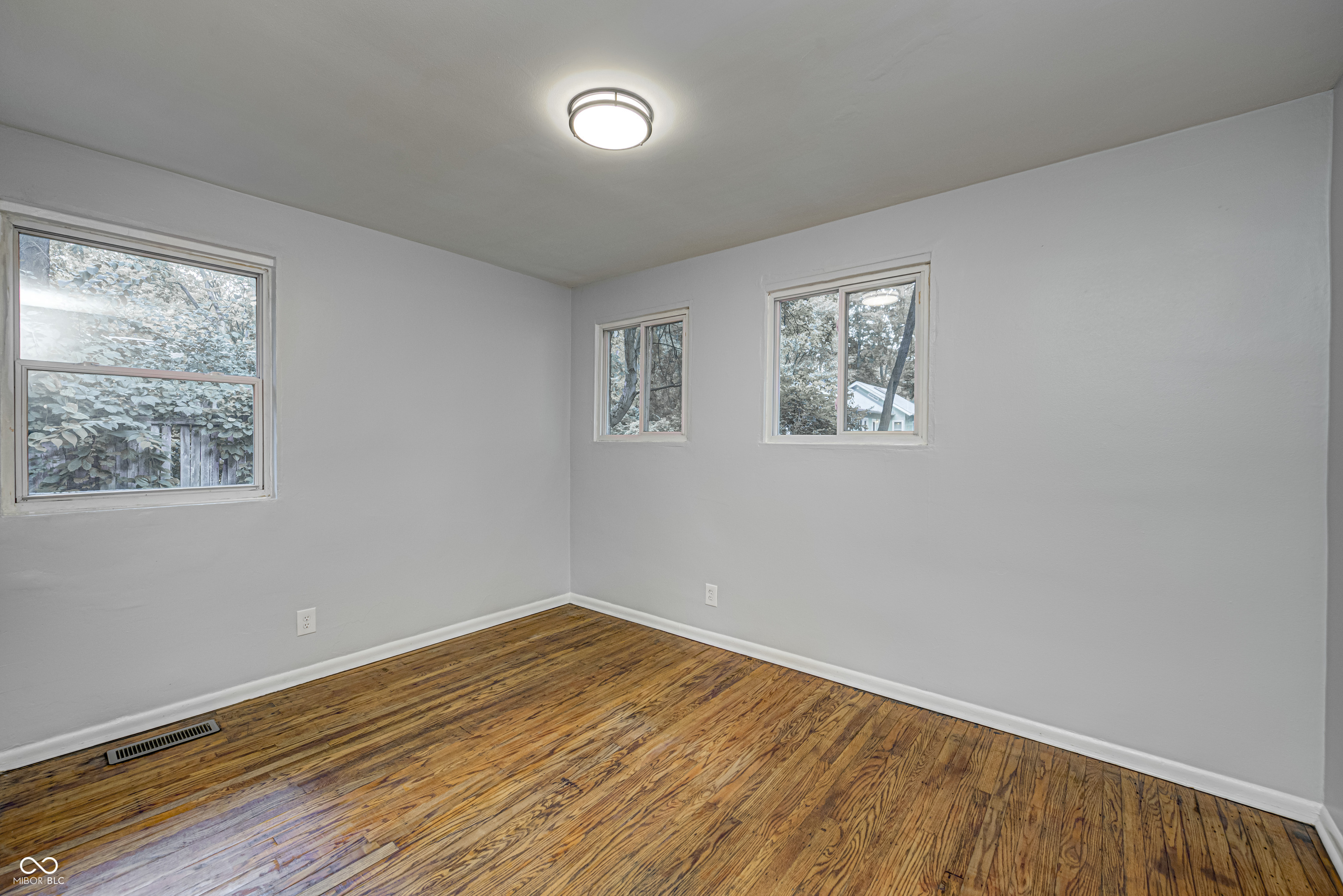 5364 Clarendon Road Indianapolis, IN 46208 - Photo 23 of 31 Gallery Image 23