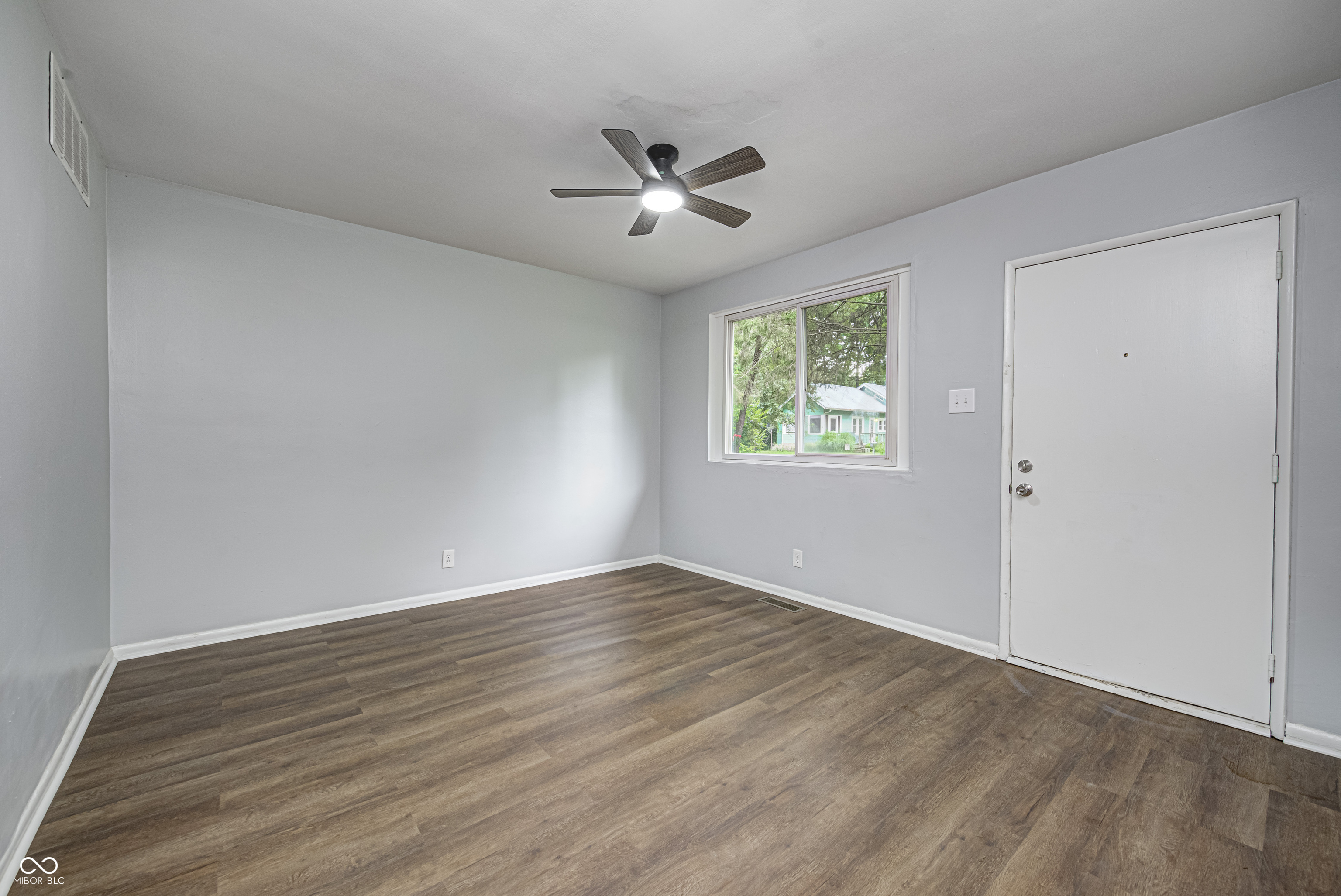 5364 Clarendon Road Indianapolis, IN 46208 - Photo 3 of 31 Gallery Image 3