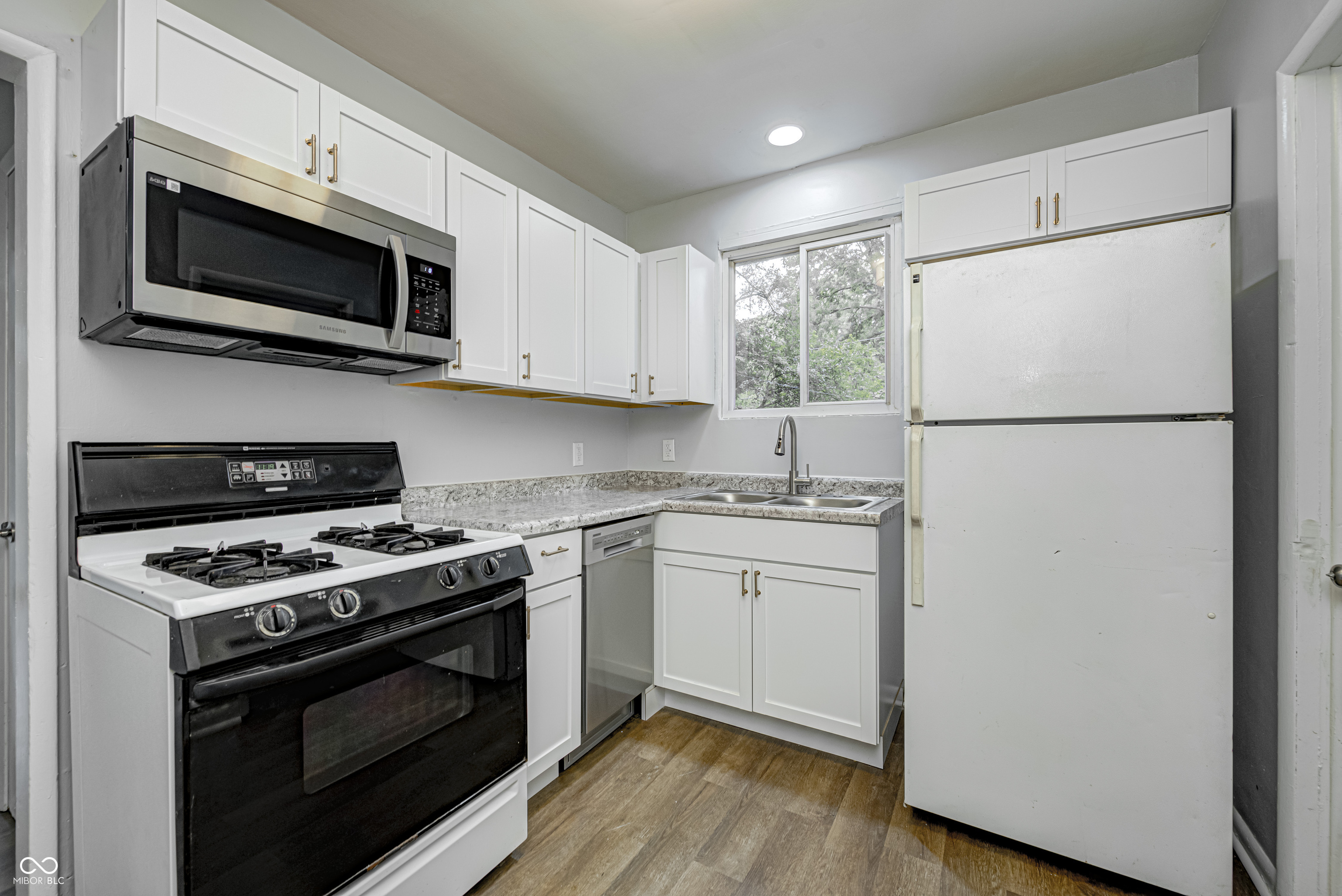 5364 Clarendon Road Indianapolis, IN 46208 - Photo 6 of 31 Gallery Image 6