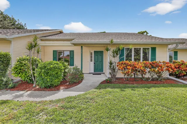 $599,000 | 630 Northeast Town Terrace, Jensen Beach, FL 34957
