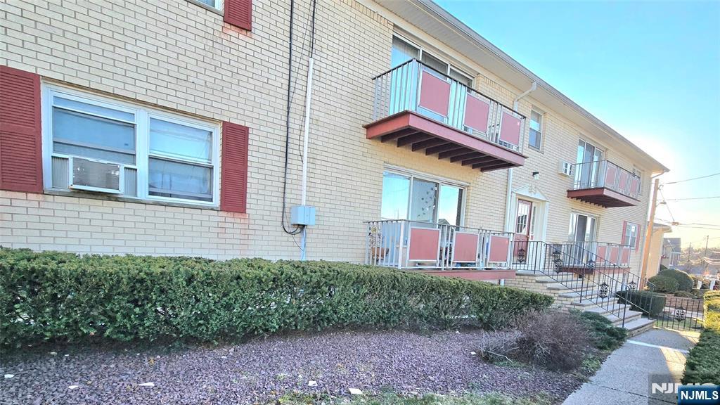 290 Hoover Bloomfield, NJ 07003 - Photo 1 of 18