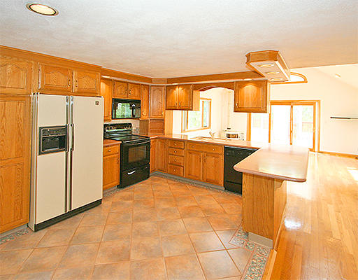 10 Hartford Road Arlington, MA 02474 - Photo 9 of 26