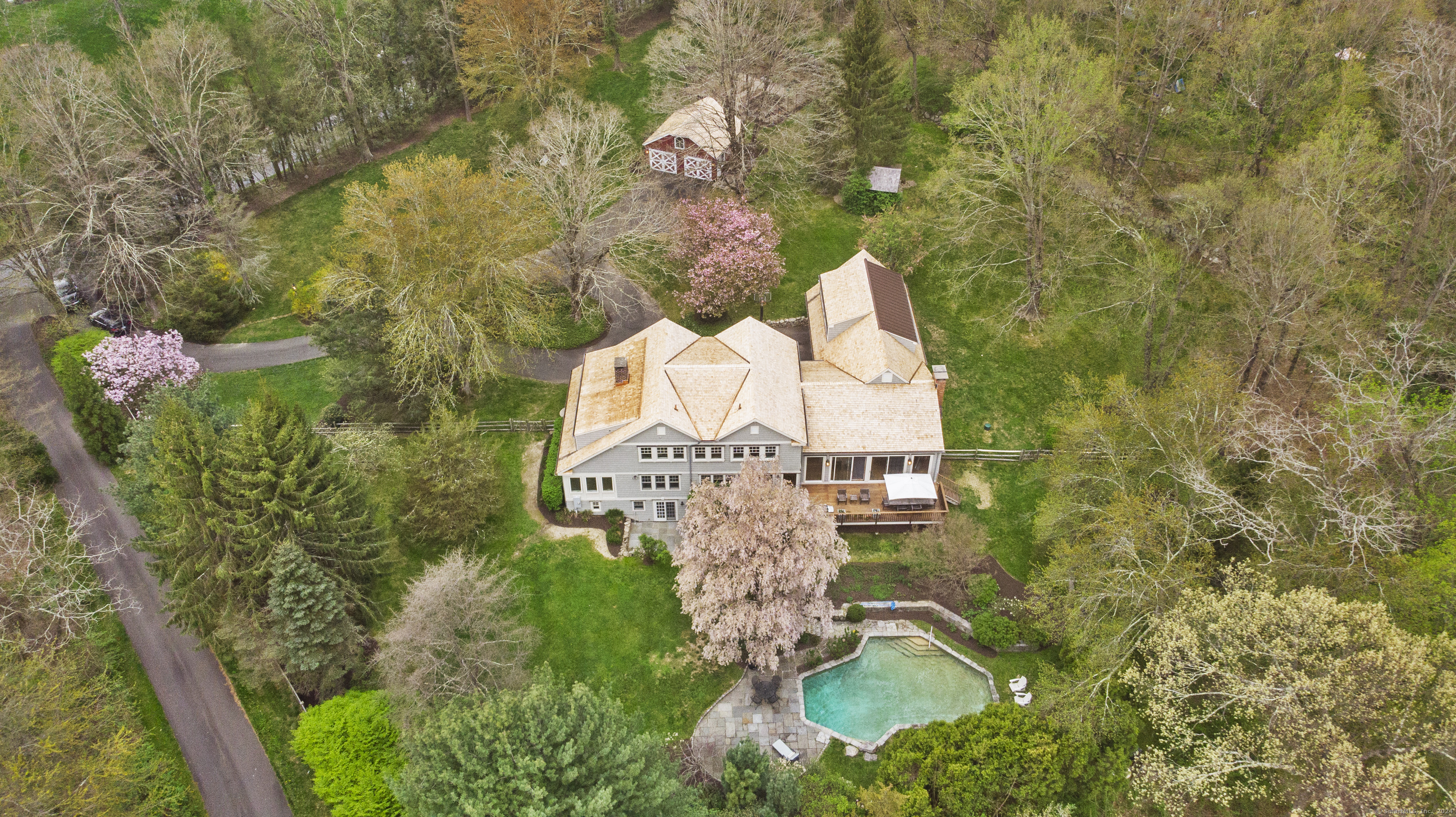 Overhead view: privacy, house, pool, barn