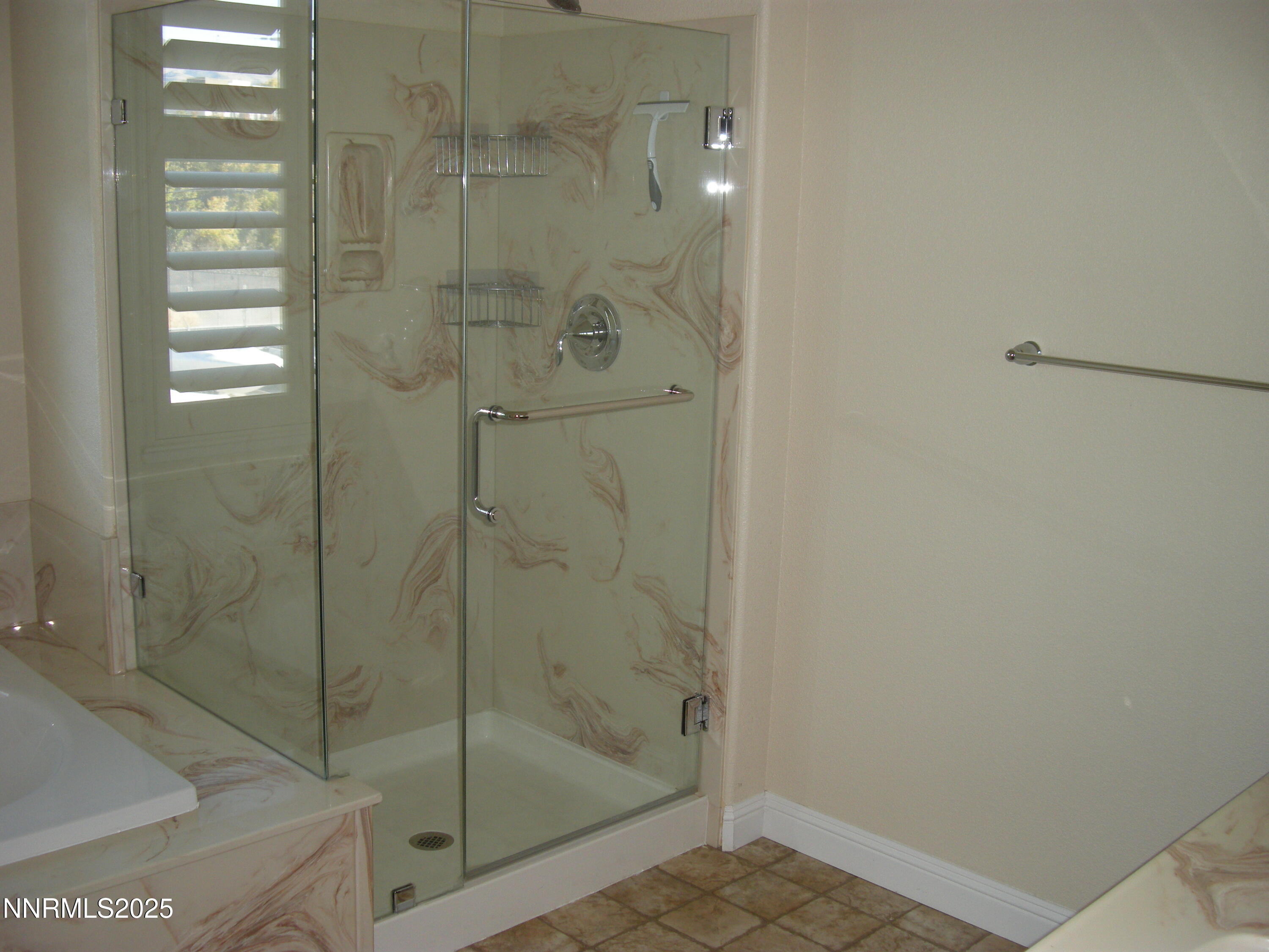 2640 Dana Kristin Lane Reno, NV 89503 - Photo 12 of 24 a bathroom with a shower