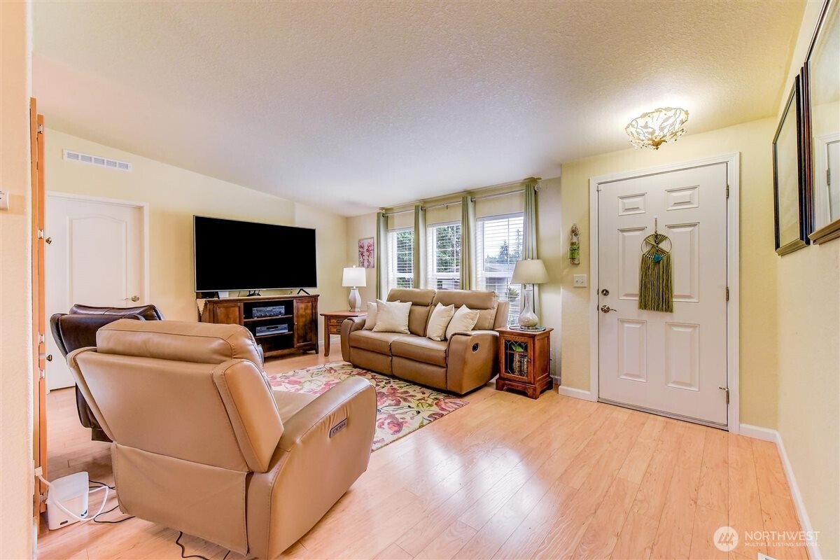 22623 31st Avenue Southeast, Unit A6 Bothell, WA 98021 - Photo 2 of 20