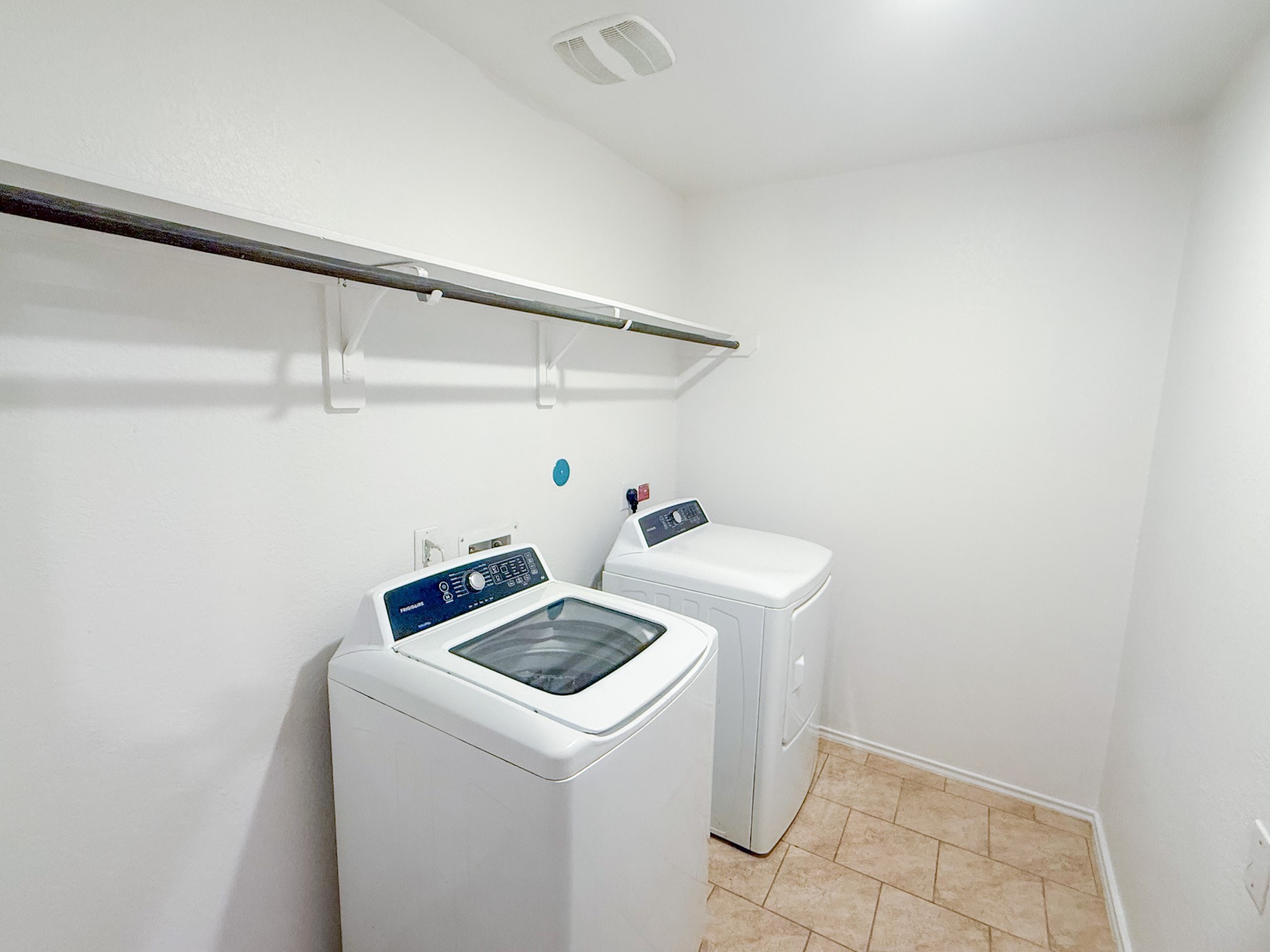 23319 Robbers Nest Drive Spring, TX 77373 - Photo 13 of 42