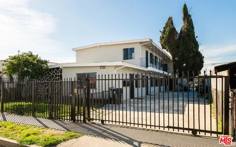 $1,345,000 | 732 West 76th Street, Los Angeles, CA 90003