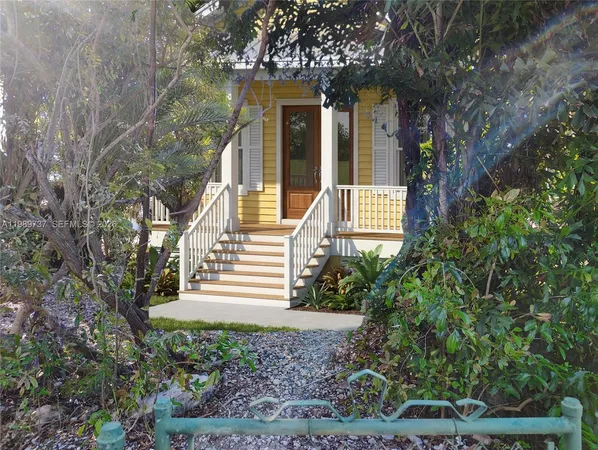 $899,000 | 2330 Staples Avenue, Key West, FL 33040