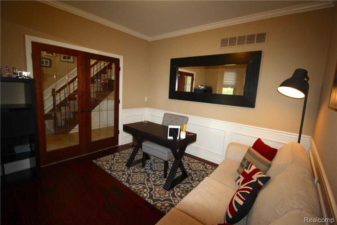 8608 East Pearson Road Utica, MI 48316 - Photo 20 of 44 Private office also features bay window and hardwood floors.