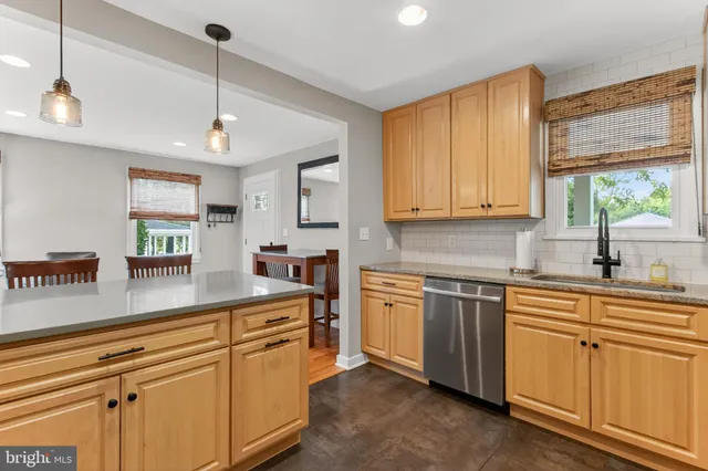 $3,200 | 2951 Rosemary Lane, Falls Church, VA 22042