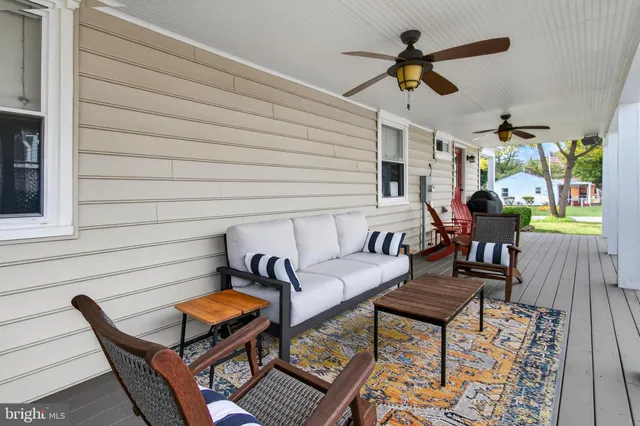 $3,200 | 2951 Rosemary Lane, Falls Church, VA 22042