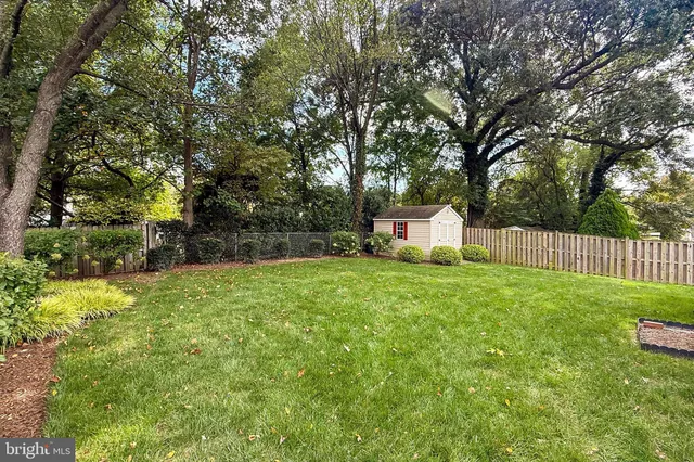 $3,200 | 2951 Rosemary Lane, Falls Church, VA 22042