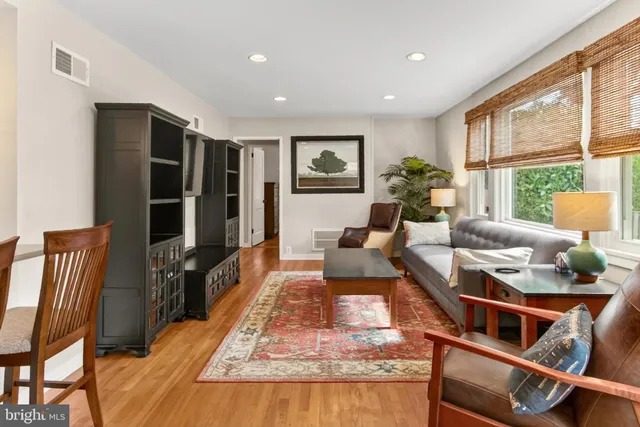 $3,200 | 2951 Rosemary Lane, Falls Church, VA 22042