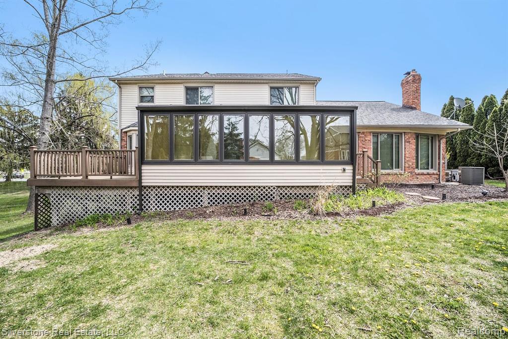 873 North Adams Road Rochester Hills, MI 48309 - Photo 3 of 37