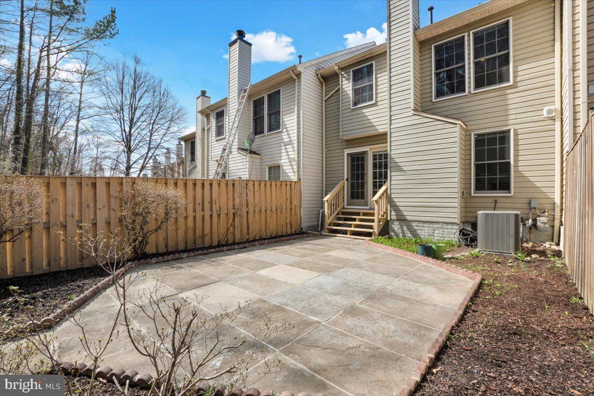 7523 Westmore Drive Springfield, VA 22150 - Photo 36 of 37 a backyard of a house