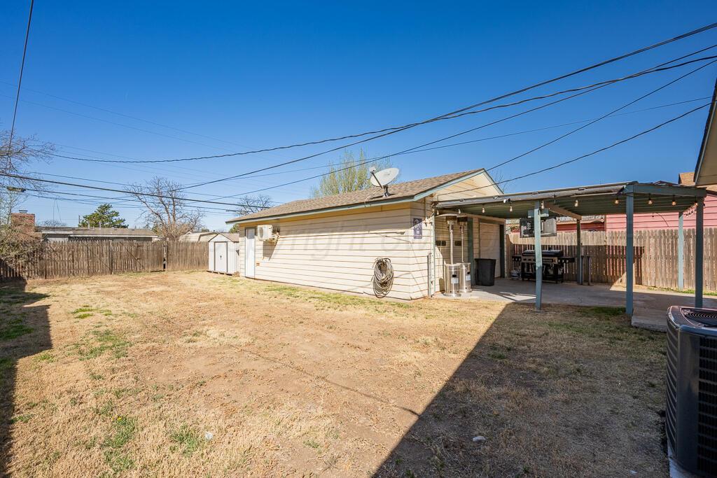 1926 South Highland Street Amarillo, TX 79103 - Photo 15 of 16 a view of back yard of the house