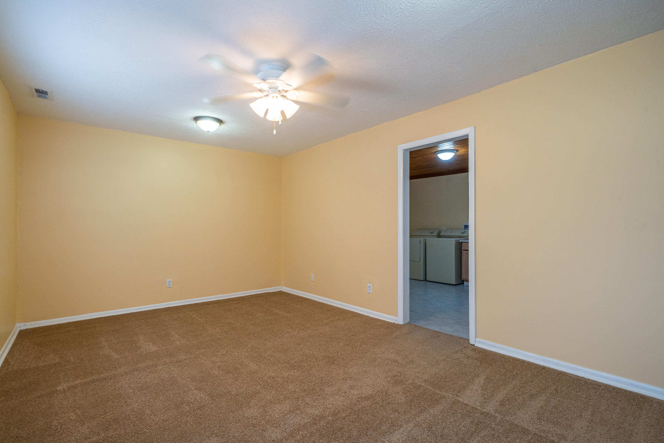 1716 Portage Path Springfield, OH 45506 - Photo 5 of 27