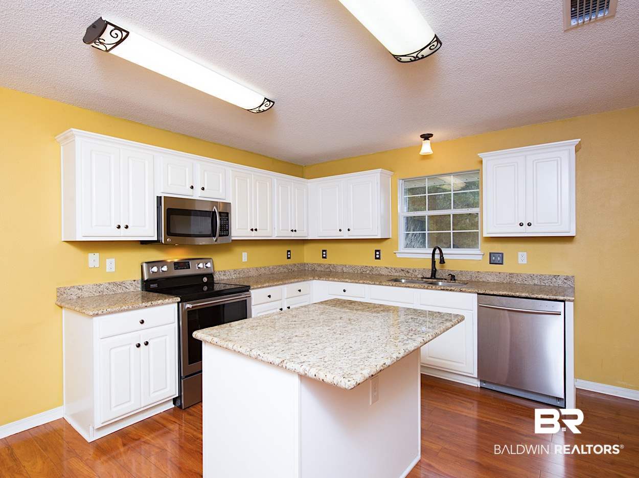 11395 Alpine Court Daphne, AL 36526 - Photo 7 of 30