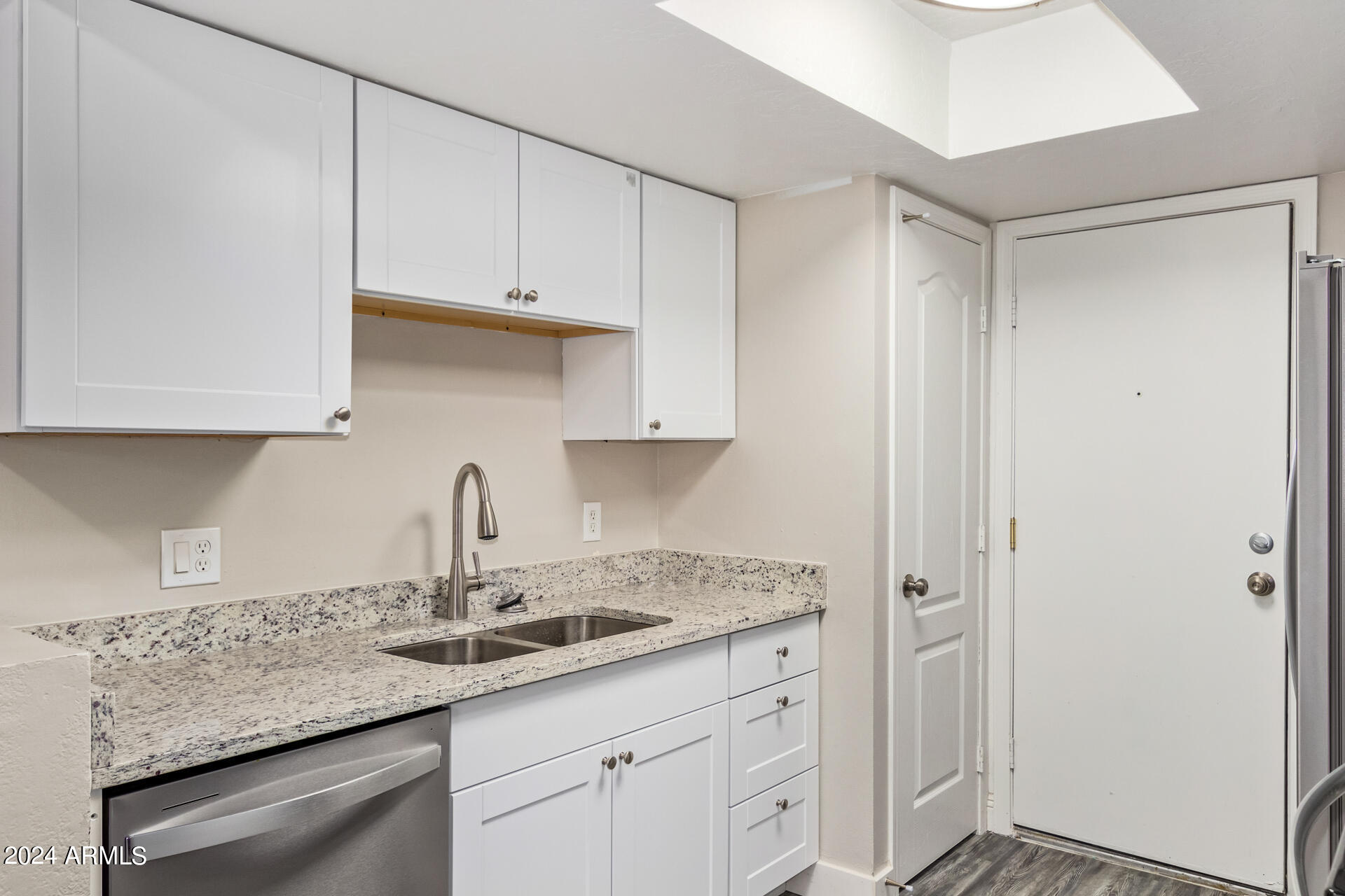 534 East Marco Polo Road Phoenix, AZ 85024 - Photo 8 of 25