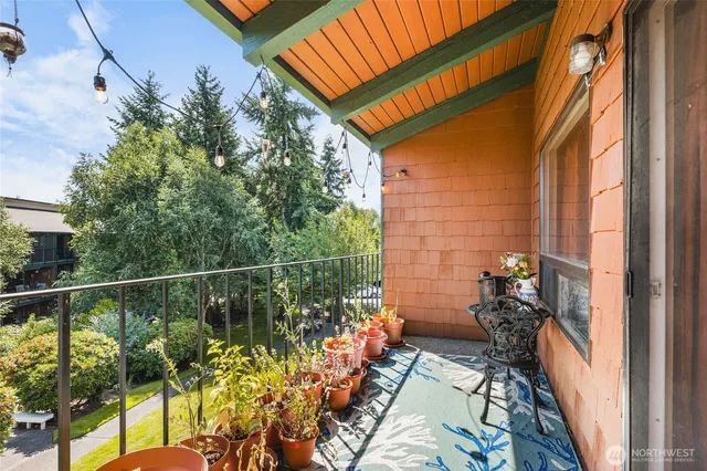 $300,000 | 7310 Skyview Lane North, Unit J301, Tacoma, WA 98406