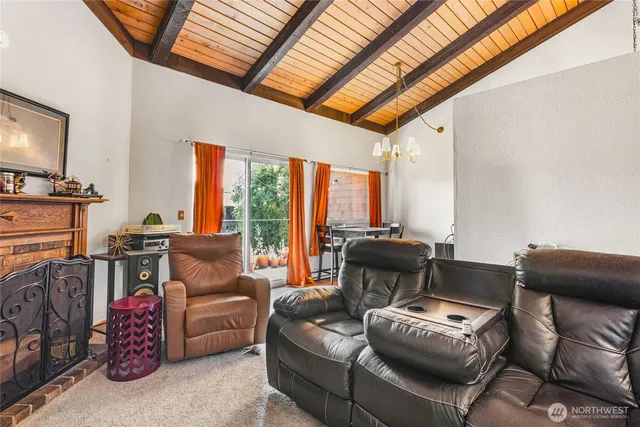 $300,000 | 7310 Skyview Lane North, Unit J301, Tacoma, WA 98406