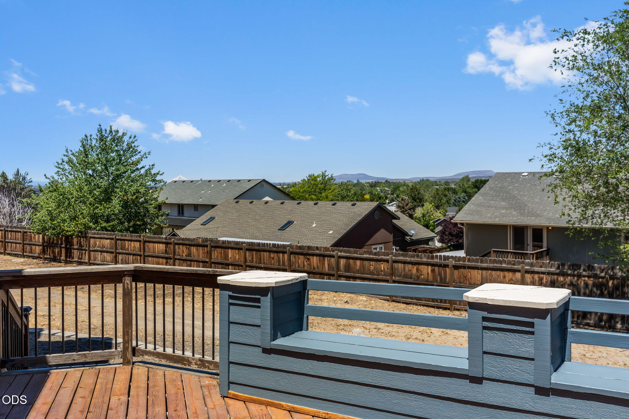 2486 Southwest Valleyview Drive Redmond, OR 97756 - Photo 42 of 55 a view of a terrace with seating space