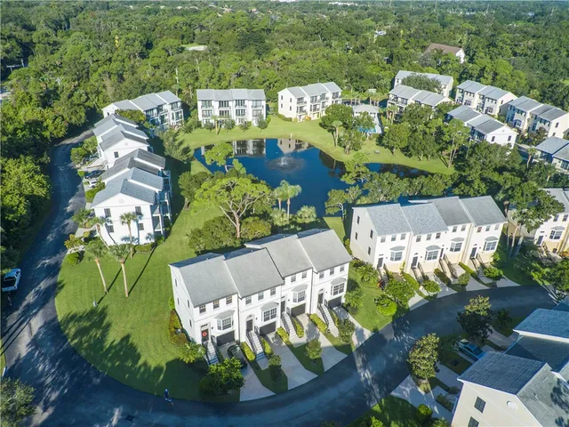 $255,000 | 1695 42nd Square, Unit 103, Vero Beach, FL 32960