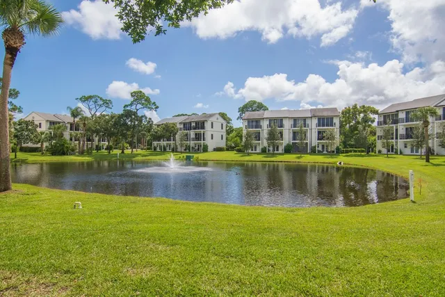 $255,000 | 1695 42nd Square, Unit 103, Vero Beach, FL 32960