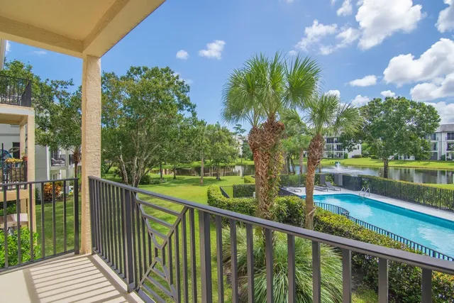 $255,000 | 1695 42nd Square, Unit 103, Vero Beach, FL 32960