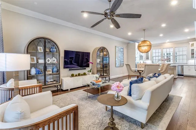 $549,000 | 7333 Valley View Lane, Unit 502, Dallas, TX 75240
