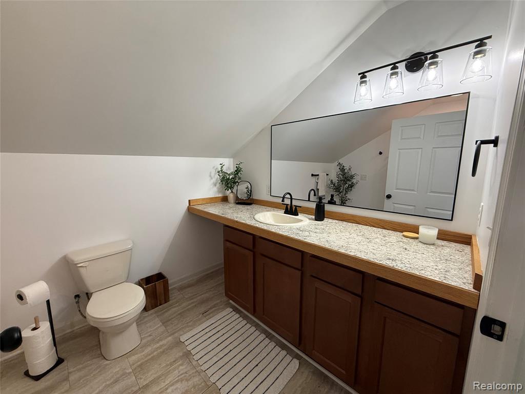 2100 South Long Lake Road, Unit 2 Fenton, MI 48430 - Photo 13 of 21