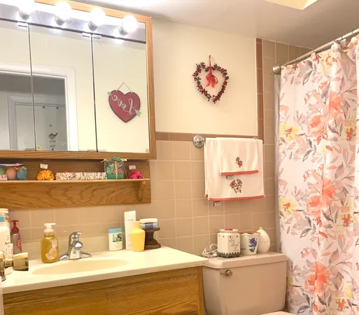 $199,900 | 11107 South 84th Avenue, Unit 2A, Palos Hills, IL 60465