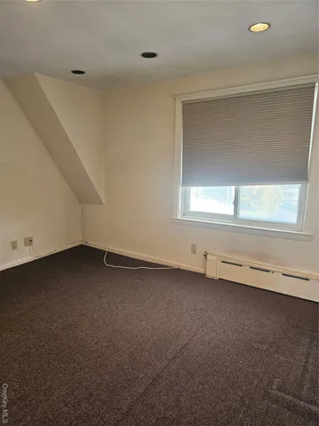 $4,700 | 14 Alemeda Street, Inwood, NY 11096