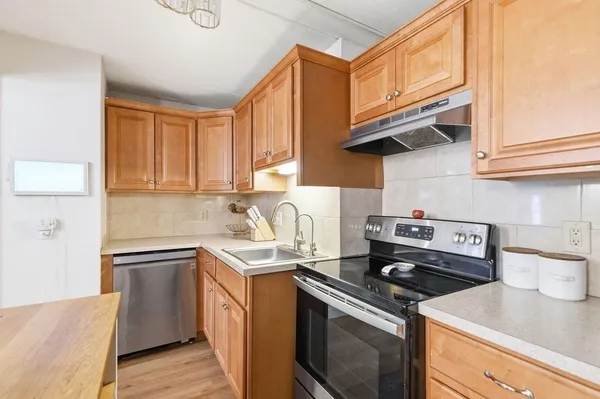 $359,900 | 575 Broad Street, Unit 306, Weymouth, MA 02189