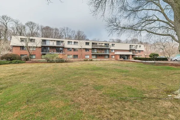 $359,900 | 575 Broad Street, Unit 306, Weymouth, MA 02189