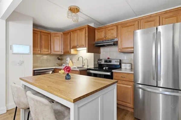 $359,900 | 575 Broad Street, Unit 306, Weymouth, MA 02189