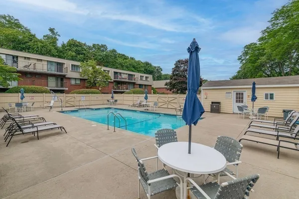 $359,900 | 575 Broad Street, Unit 306, Weymouth, MA 02189