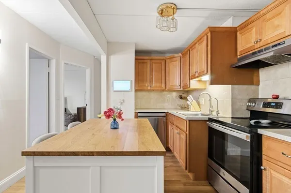 $359,900 | 575 Broad Street, Unit 306, Weymouth, MA 02189