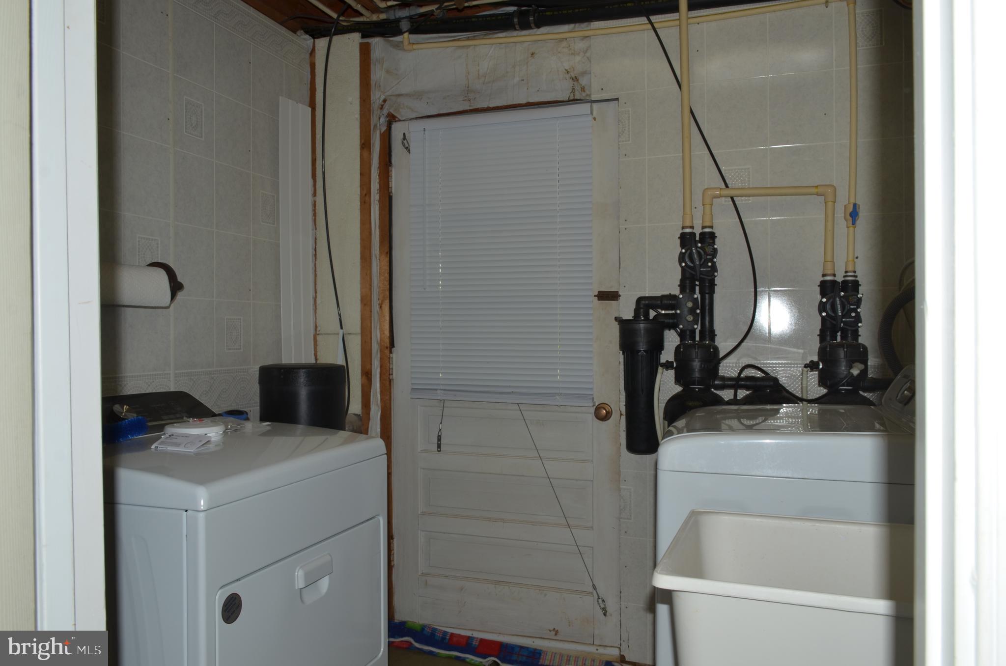 12097 Greenwood Road Orange, VA 22960 - Photo 27 of 36 Laundry Room