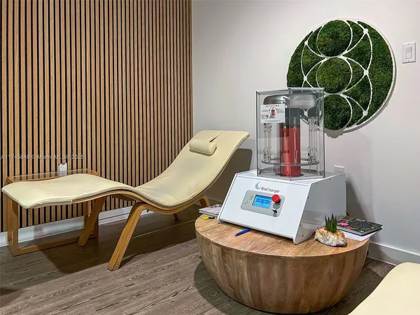 $12,999 | 6801 Collins Avenue, Unit 1206, Miami Beach, FL 33141