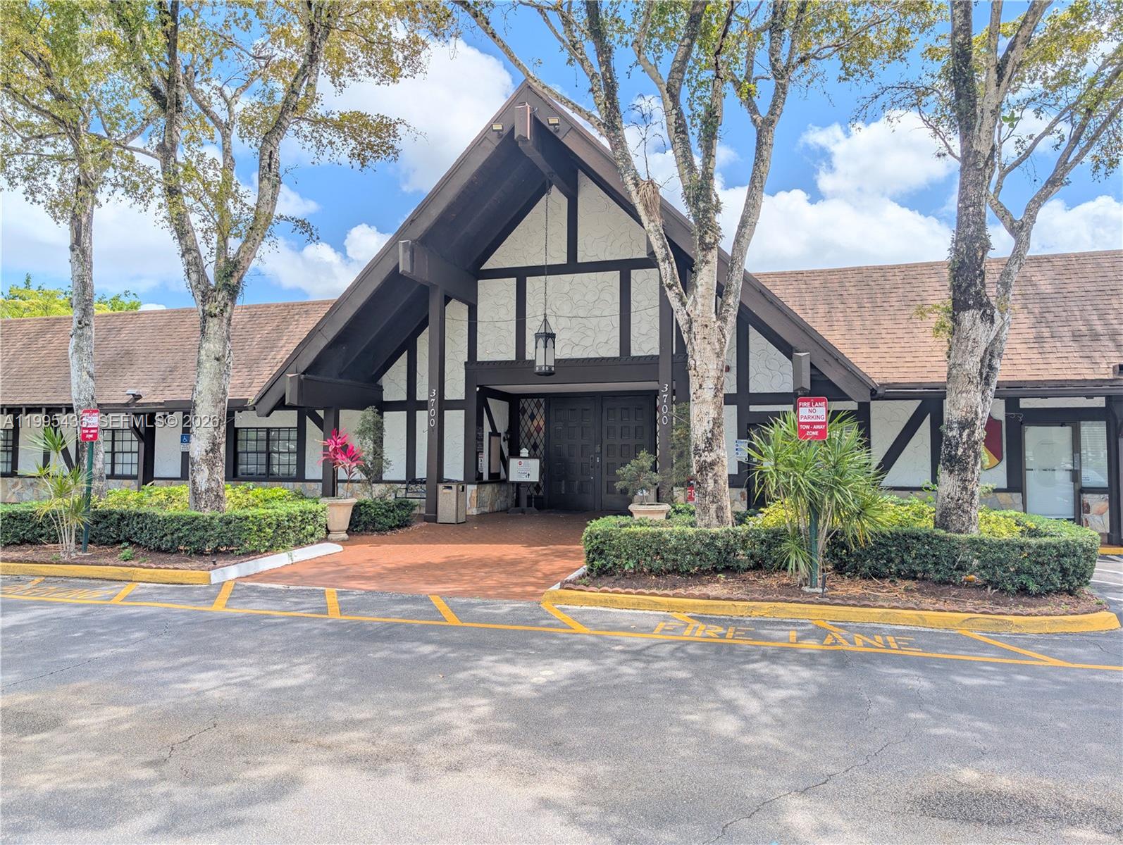 3720 Inverrary Drive, Unit 1J Lauderhill, FL 33319 - Photo 8 of 16